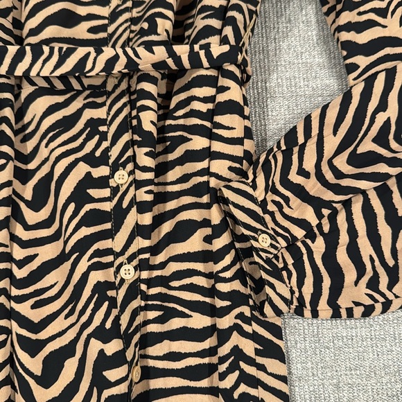 Zebra print tie/button dress - Picture 4 of 5